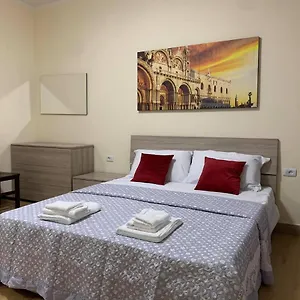 Alojamento de Acomodação e Pequeno-almoço Chowdhury House, Mestre